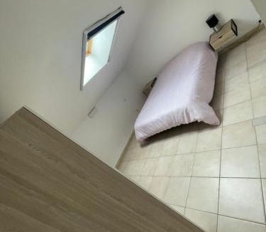 Cornillon-Confoux Apartment | Appartement en campagne avec jardin