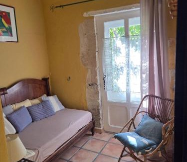 Albaron Apartment | Appartement familial à Arles avec jardin et piscine