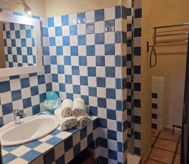 Albaron Apartment | Appartement familial à Arles avec jardin et piscine