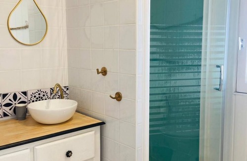 Niolon Apartment | Appartement Fanny in der wunderschönen Bucht von Niolon by Interhome