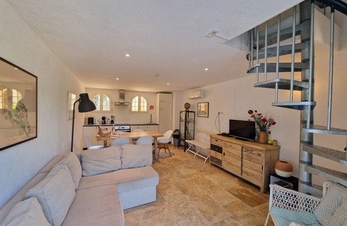 Plan-de-la-Tour Apartment | Appartement Prat Bourdin 18 met Terras, Balkon en Gezamenlijk Verwarmd Zwembad