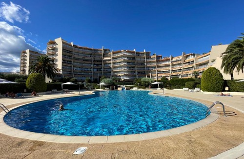 Mandelieu-La-Napoule Apartment | Appartement JEAN BART , avec parking privé, meublé tourisme classé 3 étoiles