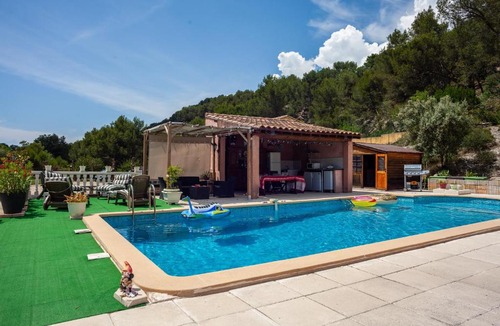 Roquefort-la-Bedoule Apartment | Appartement Avec Piscine Et Cuisine