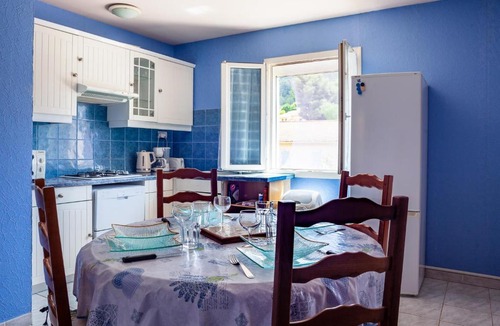 Roquefort-la-Bedoule Apartment | Appartement Avec Piscine Et Cuisine