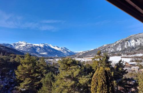Enchastrayes Bed & Breakfast | appartement indépendant chalet "les Ormes"
