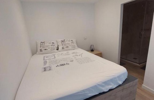 Euzet-les-Bains Apartment | Appartement indépendant dans villa