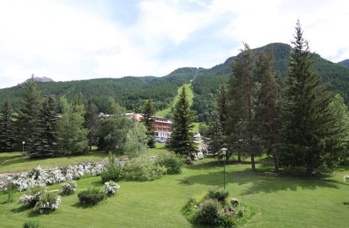 La Salle-les-Alpes Apartment | Appartement lumineux 2 pièces, proche pistes - 5 couchages, parking - FR-1-330F-156