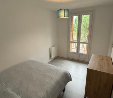 Sud Apartment | Appartement moderne 3 chambres avec parking sécurisée