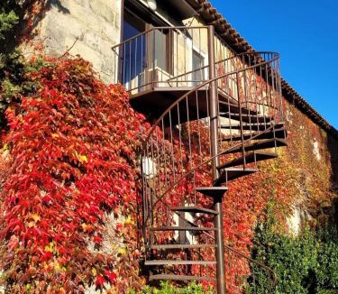 Albaron Apartment | Appartement spacieux à Arles avec piscine et jardin partagé