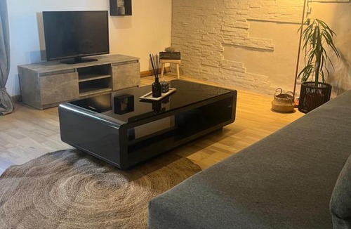 Cadenet Apartment | Appartement spacieux
