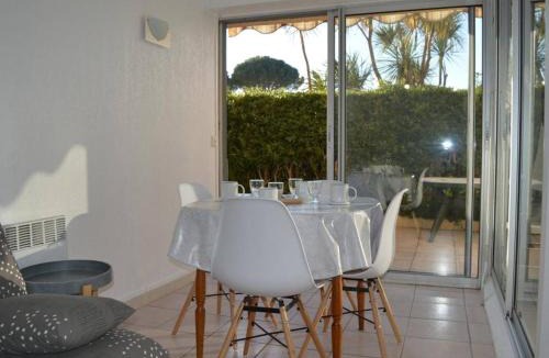 Saint-Cyprien Plage Apartment | Appartement T2 en Rez-de-Chaussée avec Terrasse et Parking à Saint-Cyprien - FR-1-225D-472