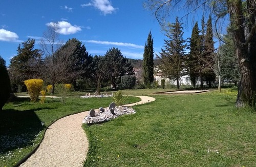 Greoux-les-Bains Apartment | Appt F2 - 22 m2 dans parc arboré au bord du Verdon piscine petanque