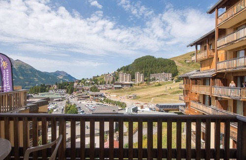 Orcieres-Merlette Apartment | Apt 8 ppl, balcony, near the ski runs, parking