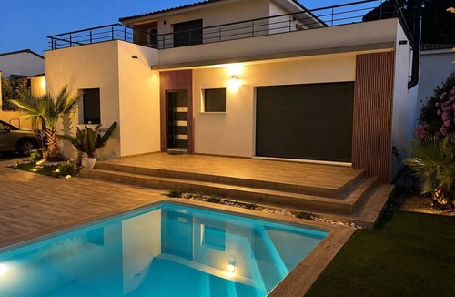Ensues-la-Redonne House | ARCHITECT-DESIGNED VILLA 5 MINUTES FROM THE BEACHES
