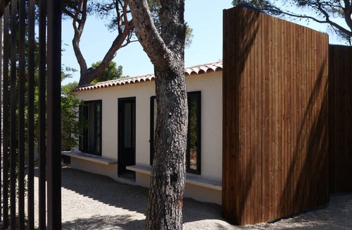 Carry-le-Rouet House | architect house by the sea under the pines in a quiet area