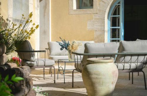 Alleins House | Artist's Villa With Pool Near Aix-En-Provence