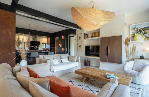 Cavaillon House | At the foot of the Luberon, old mas completely renovated, swimming pool 12m Balinese stone