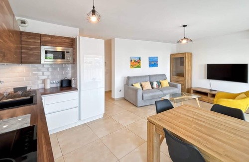 California - Pezou Apartment | Attractive 2-room apartment with terrace