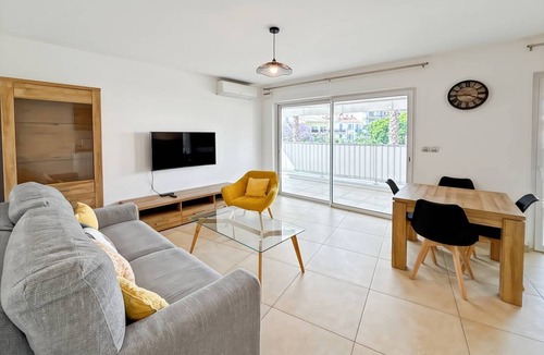 California - Pezou Apartment | Attractive 2-room apartment with terrace