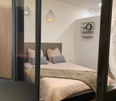 La Garde Apartment | Au détour d'une ruelle historique