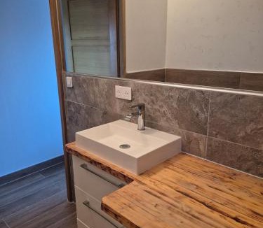 Saint-Martin-de-Crau Apartment | Au pied des Alpilles