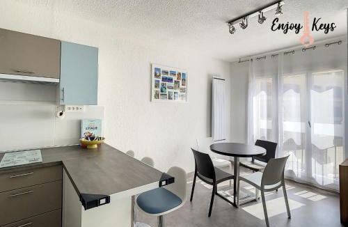 Salon-de-Provence Apartment | Au pied du Château de l'Empéri