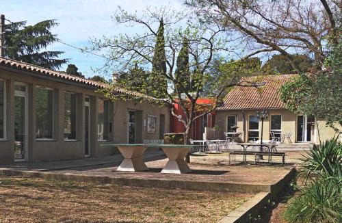 Quartier des Espesses Hostel | Auberge de Jeunesse HI Nîmes