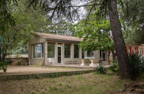 Quartier des Espesses Hostel | Auberge de Jeunesse HI Nîmes