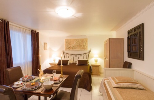 Frejus Plage House | Augusta guest studio, 800m from the beach