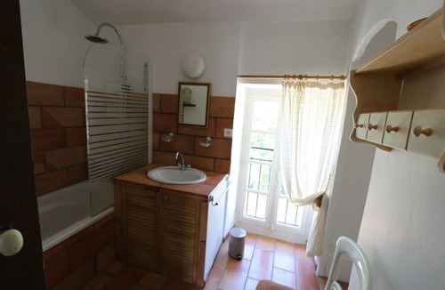 Magalas House | Authentic farmhouse with swimming pool surrounded by vineyards between sea and mountains