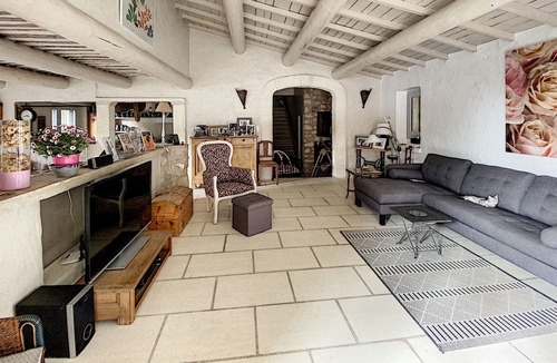 Eygalieres House | Authentic stone house.