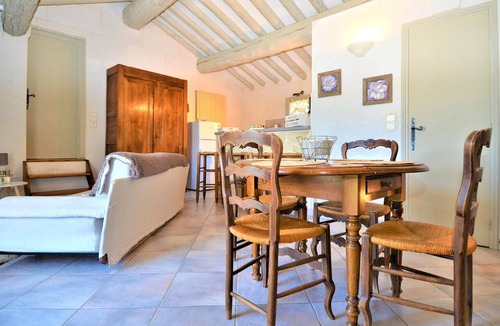 Vallabregues Apartment | Awesome apartment in Vallabregues with WiFi