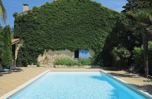 Albaron House | Awesome home in Arles