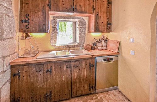 Bonnieux House | Awesome home in Bonnieux with sauna