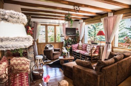 Enchastrayes Bed & Breakfast | B&B Chalet La Providence
