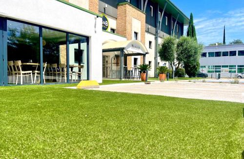 Gemenos Hotel | B&B HOTEL Aubagne Gémenos