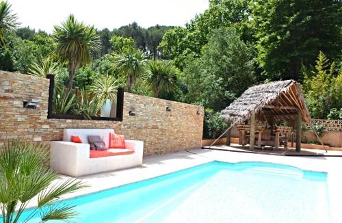Gemenos Bed & Breakfast | B&B Le Manoir De Gemenos
