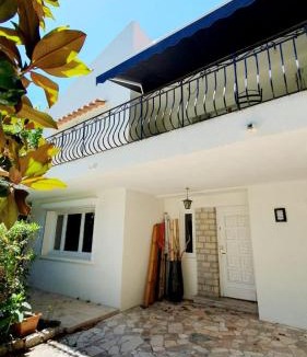 Saint-Jerome House | Bas de villa avec piscine