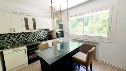 Saint-Jerome House | Bas de villa T3 avec piscine