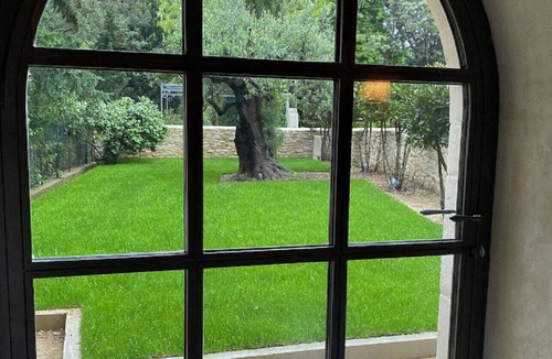 Maussane-les-Alpilles House | BASK IN LUXURY IN LES BAUX DE PROVENCE-FINDING AN "ART DE VIVRE IN PROFUND LUXURY