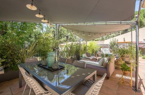 Aix-en-Provence Apartment | Bastide de la Moliere Cosy appartement avec terrasse 2 chambres vue parc et piscine