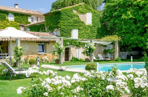 Robion House | Bastide des Oliviers – Provencal home on an organic olive oil estate