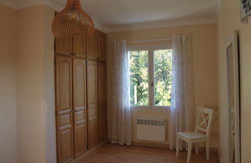 Noves House | Bastide des Tilleuls, a quiet and shaded retreat between Saint-Rémy-de-Provence and Avignon