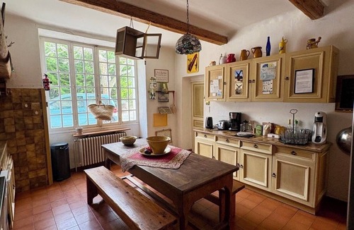 Aix-en-Provence House | Bastide Familiale with Swimming Pool, Tennis, & Pétanque - Aix-en-Provence