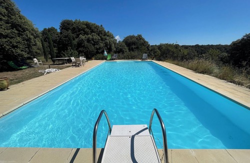 Buoux House | Bastide Provençale facing the Grand Luberon