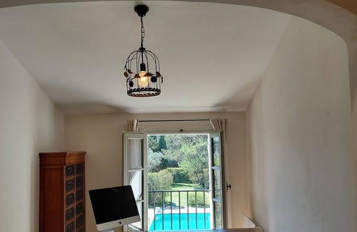 Aix-en-Provence House | Bastidon La Santoline, quiet location near Aix - Swimming pool and large garden with trees