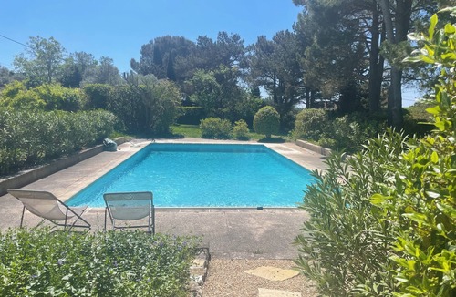 Aix-en-Provence House | Bastidon La Santoline, quiet location near Aix - Swimming pool and large garden with trees