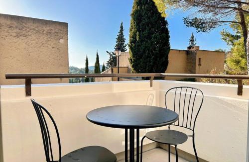 Les Baux-de-Provence Apartment | Baux'M Chic - Alpilles, Grand Studio Cosy, Clim, 4 personnes