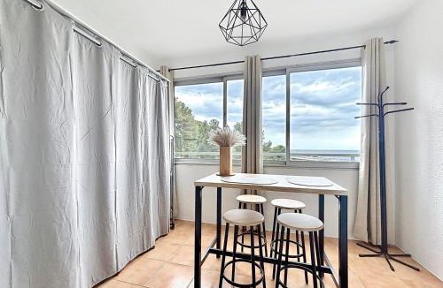 La Ciotat Apartment | Bay View studio cabine Baie des anges Laciotat 3 lits 4 pers vue mer