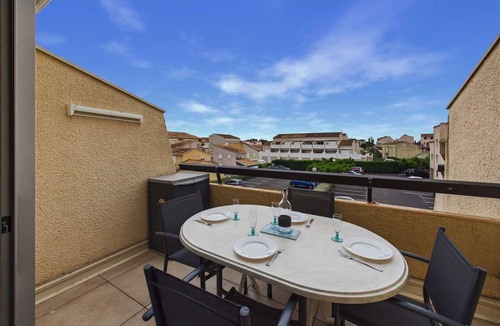 Marseillan Plage Apartment | Beachside apartment with pool, sleeps 6, nearby attractions